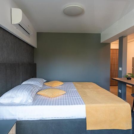 Corso Apartments B&B Focşani Extérieur photo